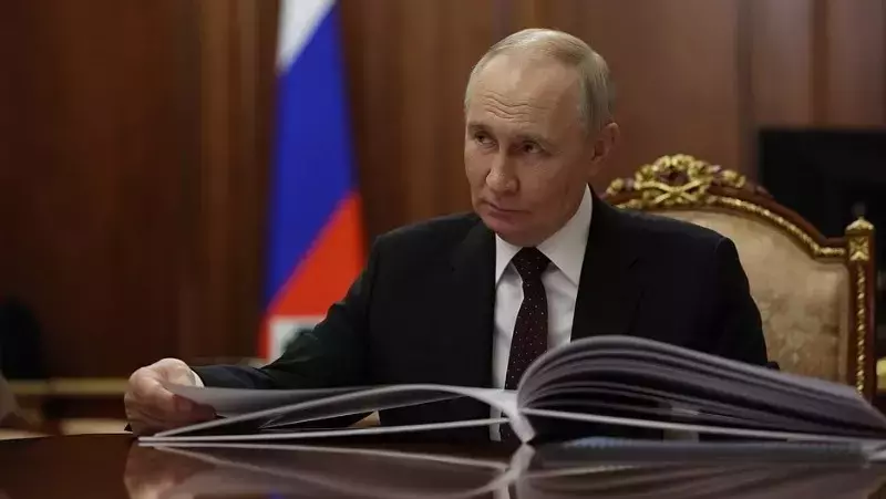 Президент Владимир Путин призвал решить проблему ветхого и аварийного жилья