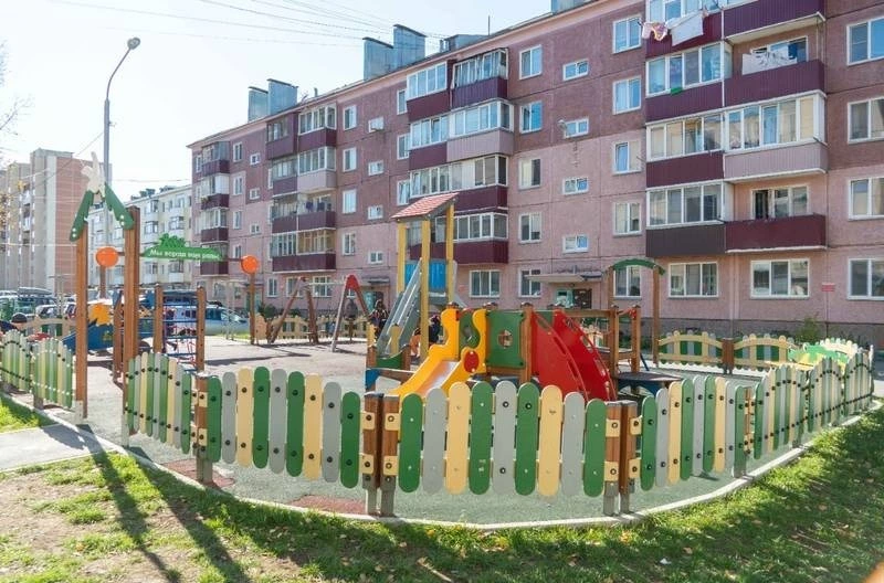 Администрация Томари первая заключила  контракт  на благоустройство  дворов