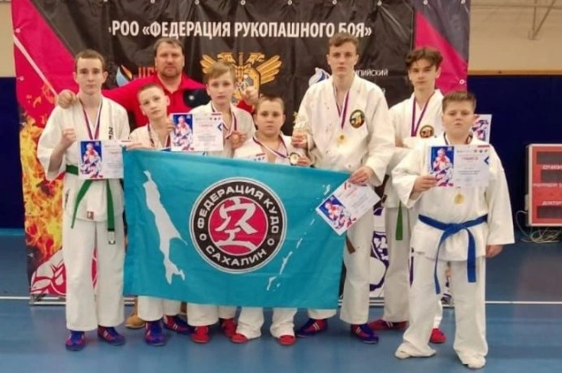 Более 100 сахалинцев поборолись за медали  областных соревнований по рукопашному бою