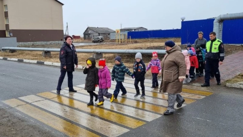 В детском саду «Теремок» состоялась интересная встреча с сотрудниками ГИБДД