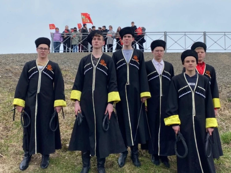 В селе Красногорск парадом поздравили ветерана 