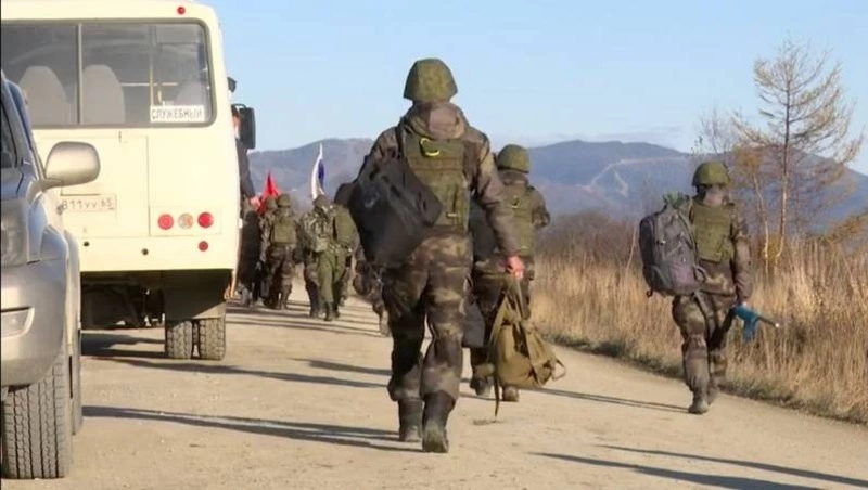 На Сахалине проводили военнослужащих, отправляющихся на СВО