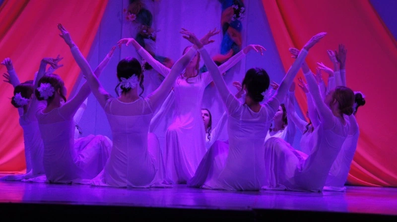 Сердечные поздравления в самый  прекрасный праздник весны – 8 Марта