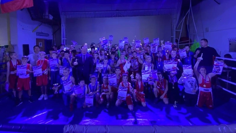 В Томари прошёл 11-й турнир по боксу памяти тренера Виктора Геннадьевича Золина