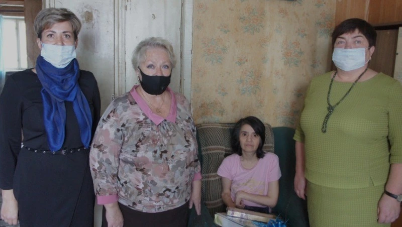 Поздравили с Днём матери