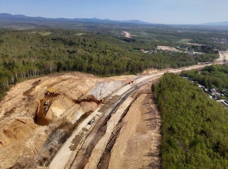 Максим Жоголев: губернатор Валерий Лимаренко жестко контролирует строительство дорог в области