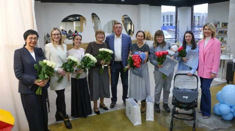Валерий Лимаренко встретился с участницами программы «Счастливое материнство»