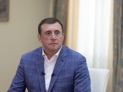 Прямая линия губернатора: Валерий Лимаренко ответил на самые острые вопросы островитян