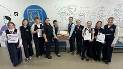 Сахалинские школьники подготовили письма и подарки для участников СВО