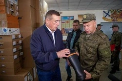 Валерий Лимаренко проверил условия быта мобилизованных сахалинцев