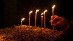 Прощеное воскресенье 2024: история, как правильно просить прощения, приметы  