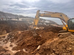 Валерий Лимаренко взял под личный контроль ситуацию с размытой дорогой в Томаринском районе