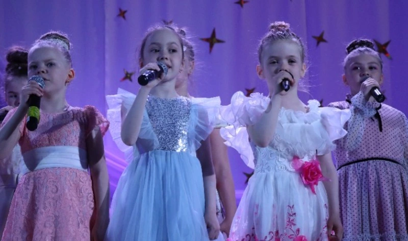 ПОД ПАРУСОМ МЕЧТЫ