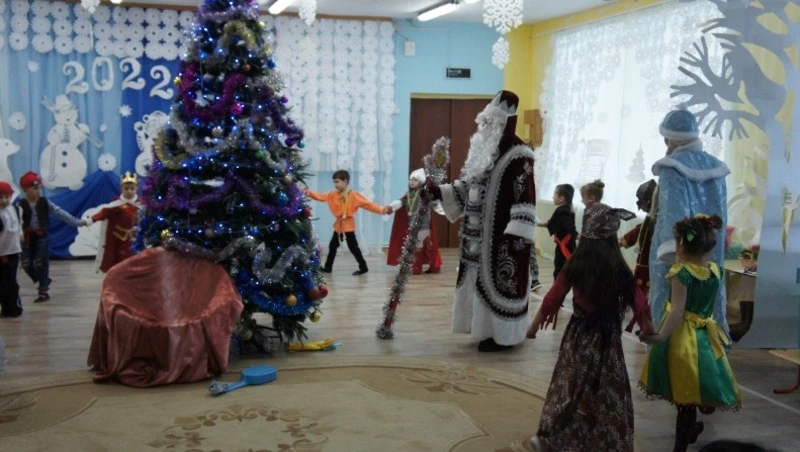 Сказка к нам приходит