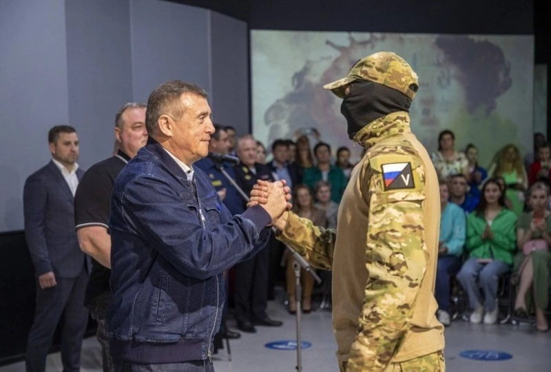 Валерий Лимаренко принял решение о выплатах в 300 тысяч рублей семьям мобилизованных