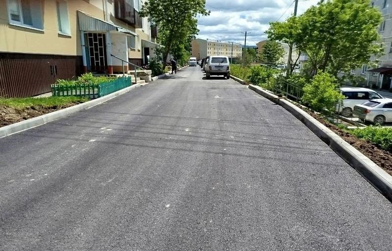 Капитальный ремонт дворов на Сахалине и Курилах набирает обороты