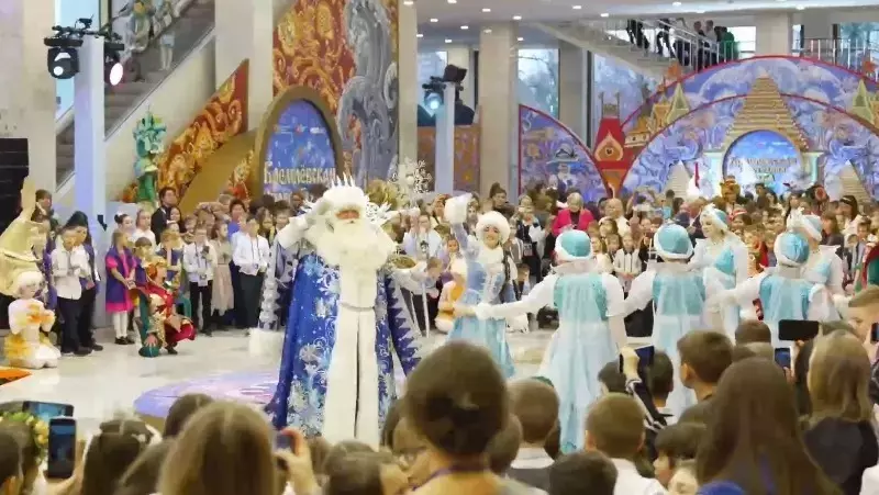 На кремлевской «Елке желаний» в Москве побывали 15 детей с Сахалина