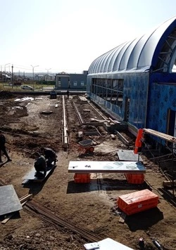 В районе продолжается строительство физкультурно-оздоровительного комплекса