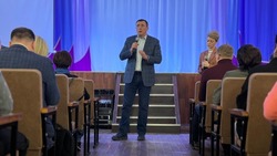 Строительство и медицина: жители Томаринского района задали волнующие их вопросы главе региона 