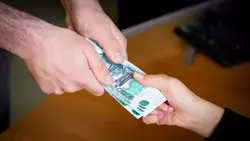 Жители Сахалина и Курил могут ускорить назначение пенсии