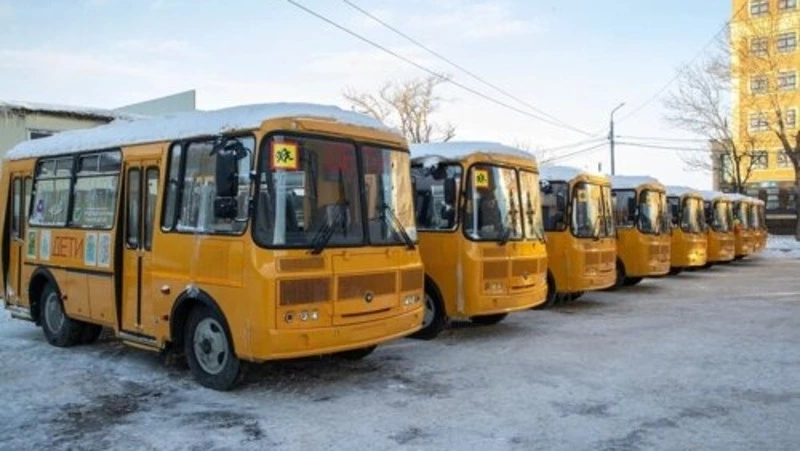 Новые автобусы будут возить детей Сахалина в сельские школы