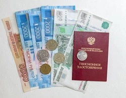 В Госдуме заверили, что пенсии в РФ не будут переводить в цифровой рубль
