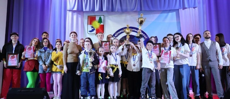 ВЫСТУПАЮТ ДЕТСКИЕ КОМАНДЫ